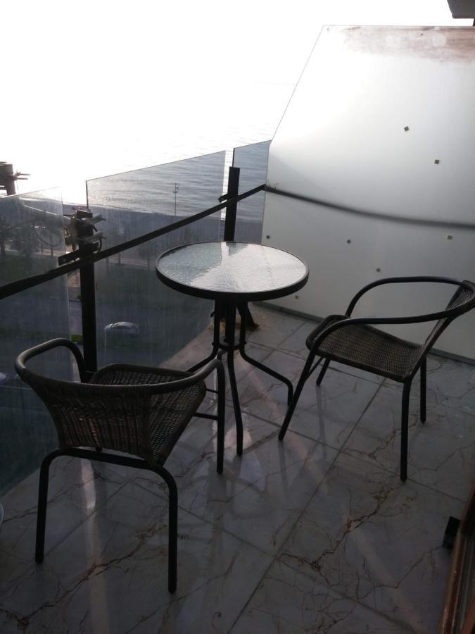 Apartment On The Back Sea Batumi Exterior foto