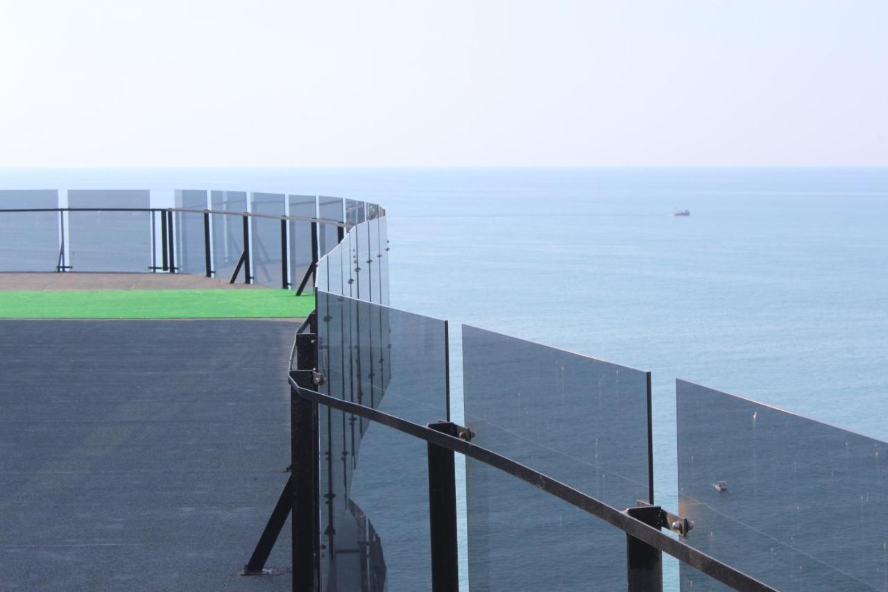 Apartment On The Back Sea Batumi Exterior foto